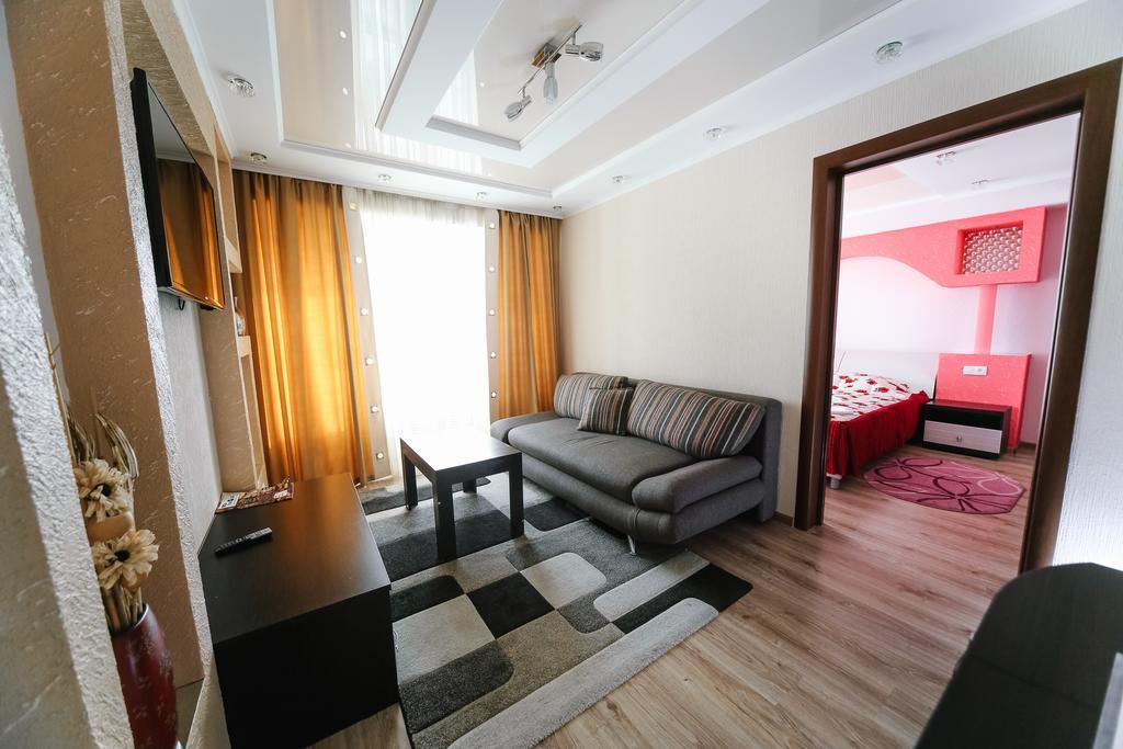 Sary Arka Hotel Pavlodar Exterior foto